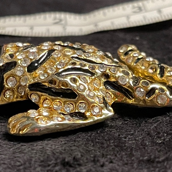 Tony? The tiger? Gold tone and Black Tiger Brooch
